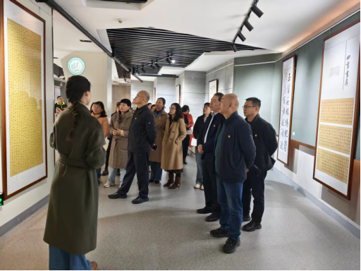 图书馆党支部开展“廉心焕彩·清风聊大”廉洁文化作品展主题党日活动